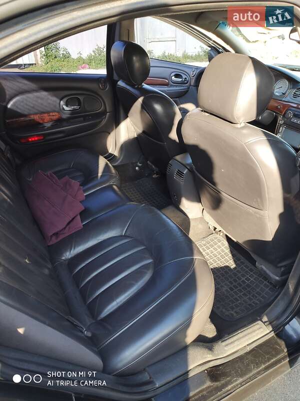 Седан Chrysler LHS 2001 в Києві
