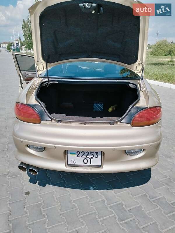 Седан Chrysler LHS 2001 в Измаиле