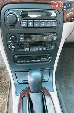 Седан Chrysler LHS 2001 в 