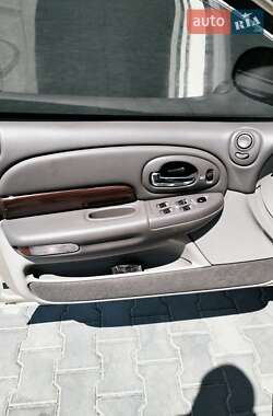 Седан Chrysler LHS 2001 в 