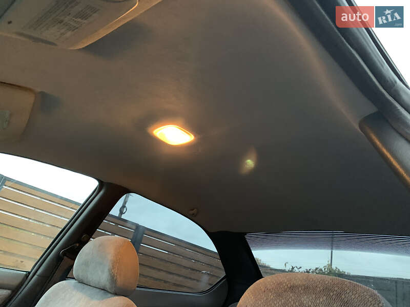 Седан Chrysler Neon 1995 в Виннице