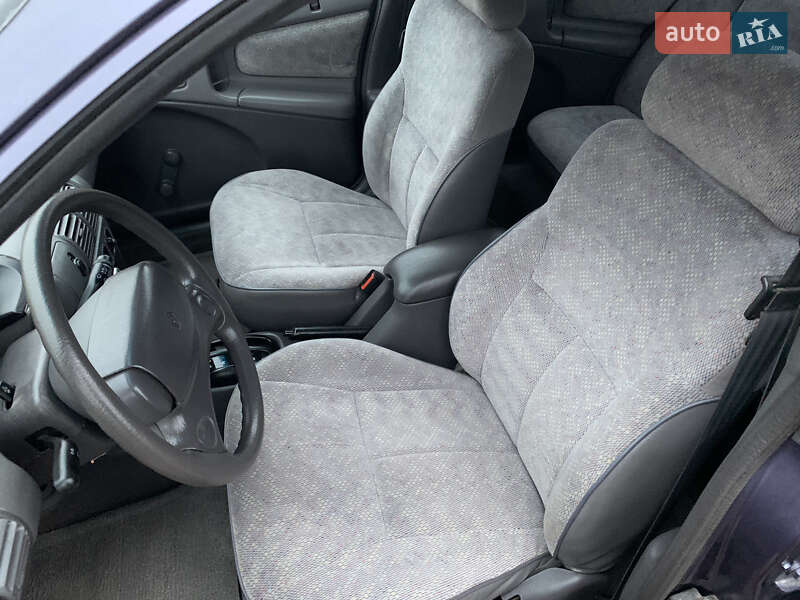 Седан Chrysler Neon 1995 в Виннице