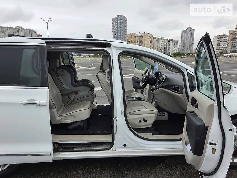 Мінівен Chrysler Pacifica 2016 в Києві фото 8 Мінівен Chrysler Pacifica 2016 в Києві