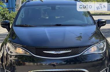 Chrysler Pacifica Touring 2018