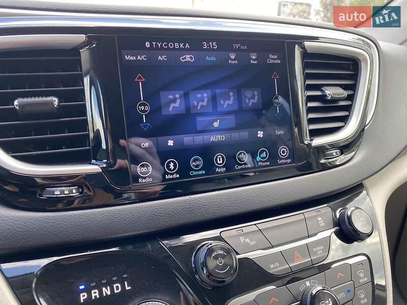 Минивэн Chrysler Pacifica 2018 в Киеве