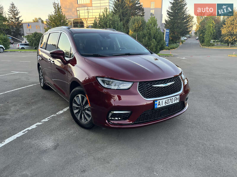 Минивэн Chrysler Pacifica 2021 в Вишневом фото 2 Минивэн Chrysler Pacifica 2021 в Вишневом