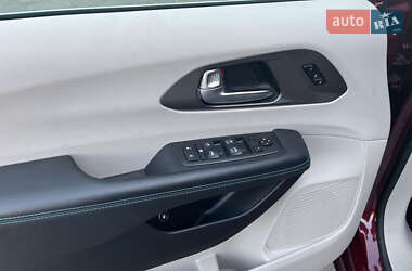 Минивэн Chrysler Pacifica 2021 в Вишневом