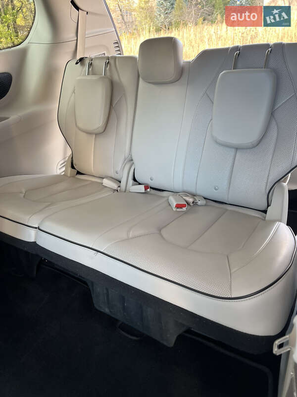 Мінівен Chrysler Pacifica 2021 в Вінниці