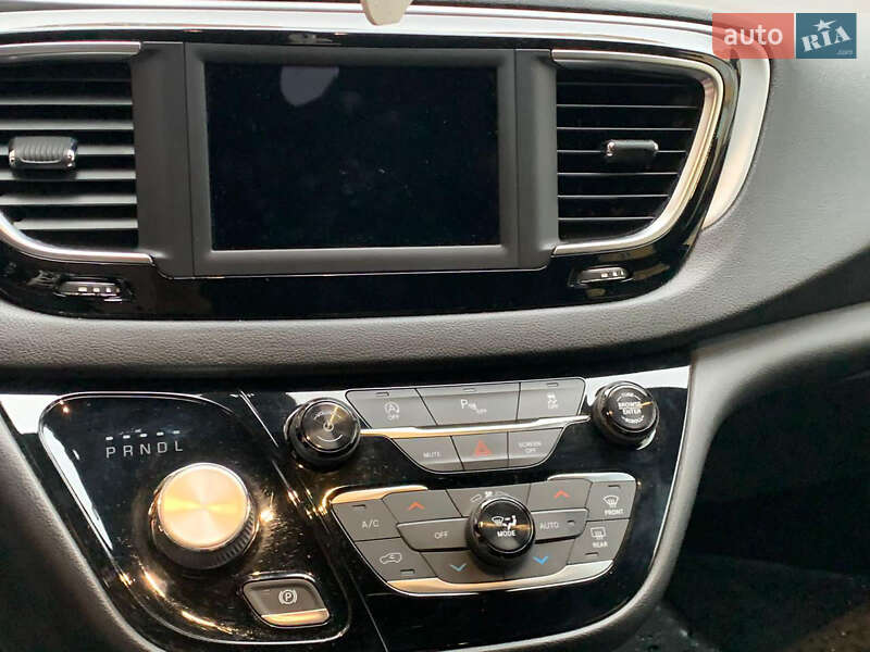 Мінівен Chrysler Pacifica 2019 в Києві фото 11 Мінівен Chrysler Pacifica 2019 в Києві