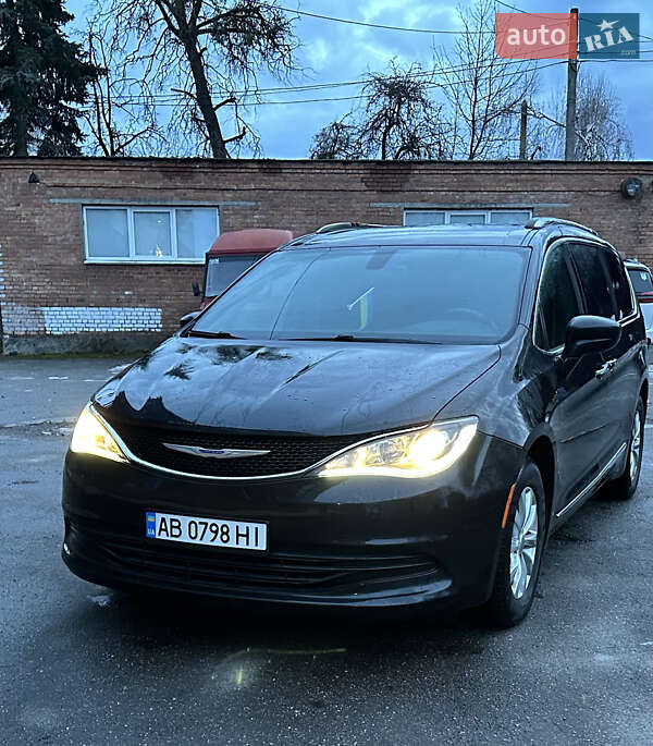 Мінівен Chrysler Pacifica 2016 в Вінниці