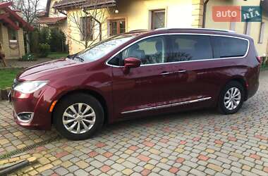 Chrysler Pacifica 2019