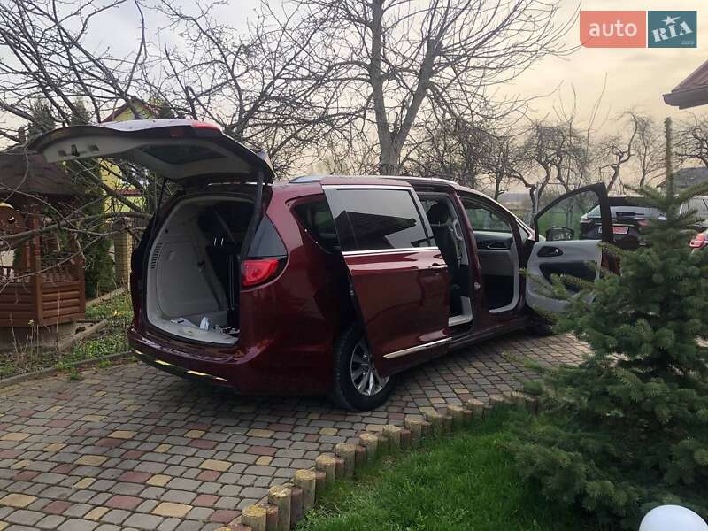 Минивэн Chrysler Pacifica 2019 в Трускавце