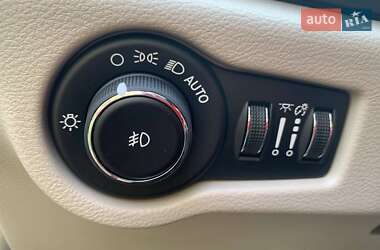 Минивэн Chrysler Pacifica 2019 в 