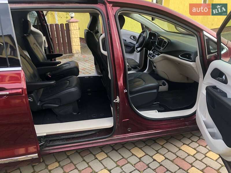 Минивэн Chrysler Pacifica 2019 в Трускавце