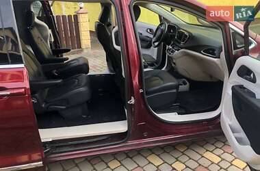 Минивэн Chrysler Pacifica 2019 в 