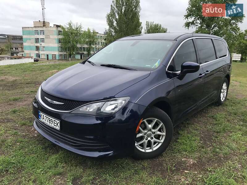 Мінівен Chrysler Pacifica 2016 в Києві