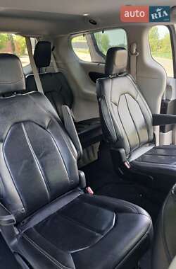 Позашляховик / Кросовер Chrysler Pacifica 2017 в Львові