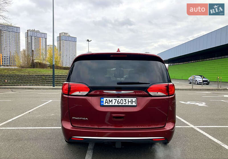 Минивэн Chrysler Pacifica 2018 в Львове фото 3 Минивэн Chrysler Pacifica 2018 в Львове
