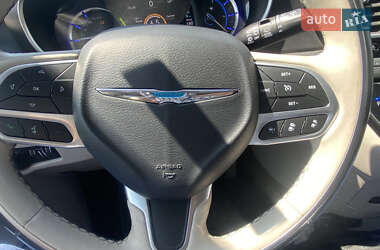 Минивэн Chrysler Pacifica 2020 в Ужгороде