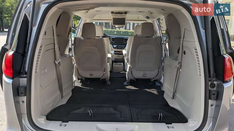 Мінівен Chrysler Pacifica 2018 в Києві