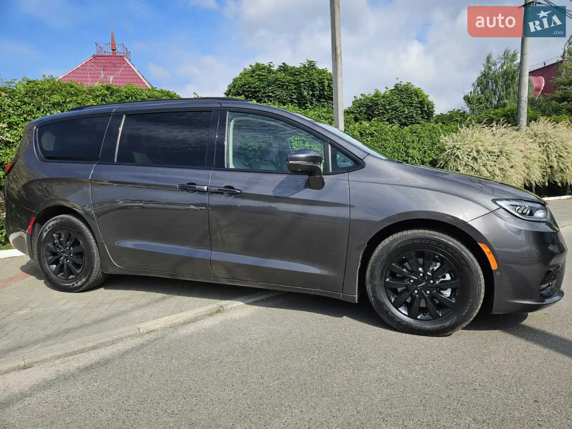 2021 Chrysler Pacifica - мініатюра 3