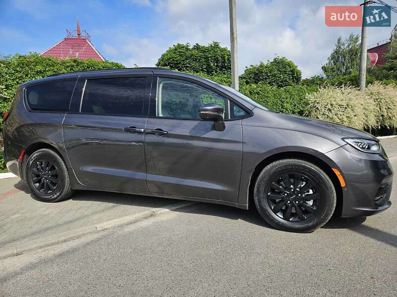 Минивэн Chrysler Pacifica 2021 в Киеве фото 3 Минивэн Chrysler Pacifica 2021 в Киеве