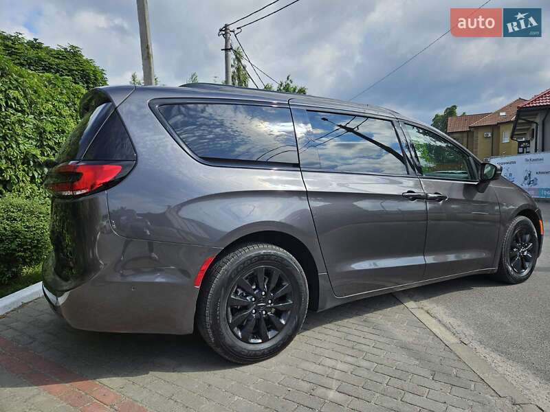 Минивэн Chrysler Pacifica 2021 в Киеве фото 7 Минивэн Chrysler Pacifica 2021 в Киеве