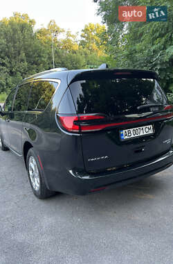 Минивэн Chrysler Pacifica 2021 в 