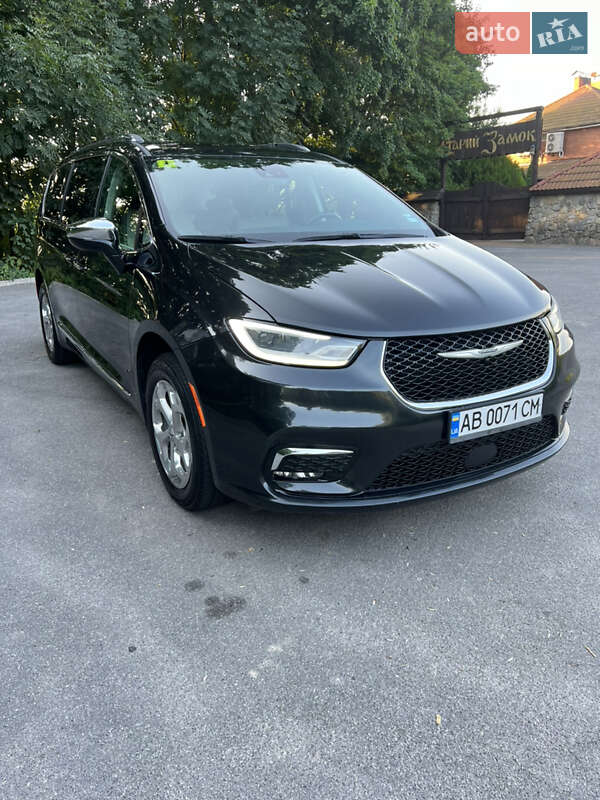 Мінівен Chrysler Pacifica 2021 в Вінниці