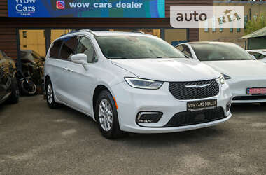 Минивэн Chrysler Pacifica 2021 в Киеве