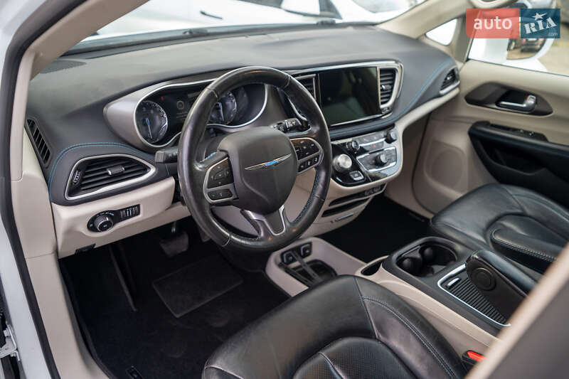 Минивэн Chrysler Pacifica 2021 в Киеве фото 14 Минивэн Chrysler Pacifica 2021 в Киеве