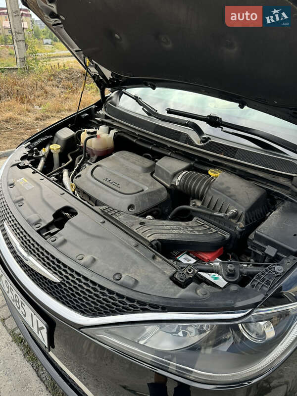 Минивэн Chrysler Pacifica 2019 в Ровно