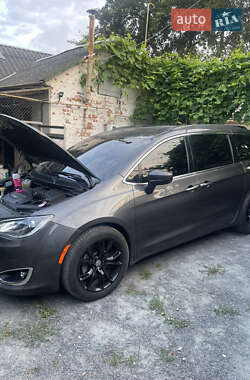 Chrysler Pacifica 2017