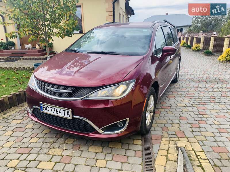 Минивэн Chrysler Pacifica 2019 в Трускавце