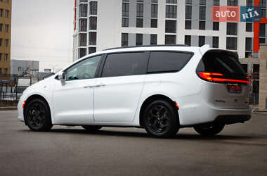 Мінівен Chrysler Pacifica 2020 в Києві