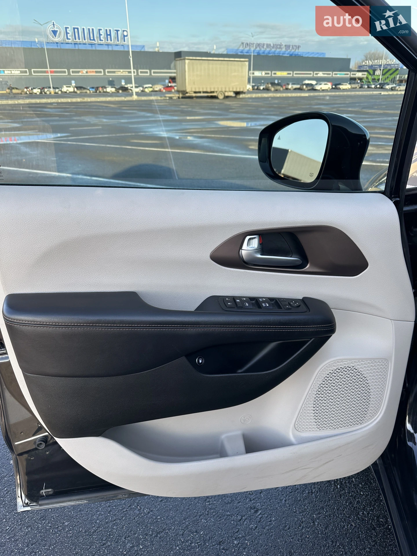 2017 Chrysler Pacifica - мініатюра 8