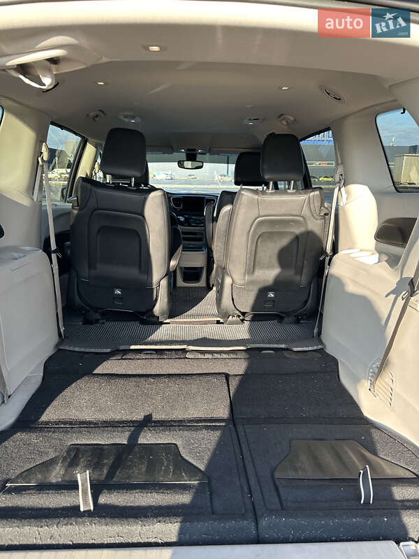 Минивэн Chrysler Pacifica 2017 в Днепре