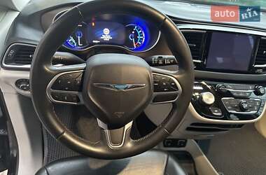 Мінівен Chrysler Pacifica 2017 в Дніпрі