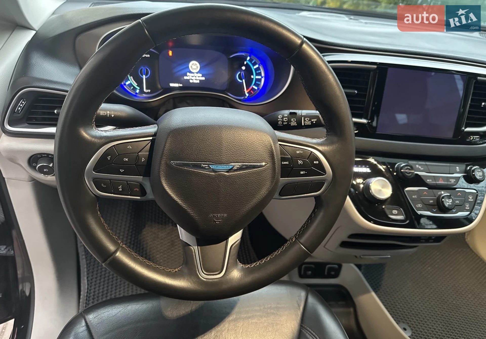 2017 Chrysler Pacifica - мініатюра 12