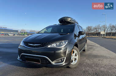 Мінівен Chrysler Pacifica 2017 в Дніпрі