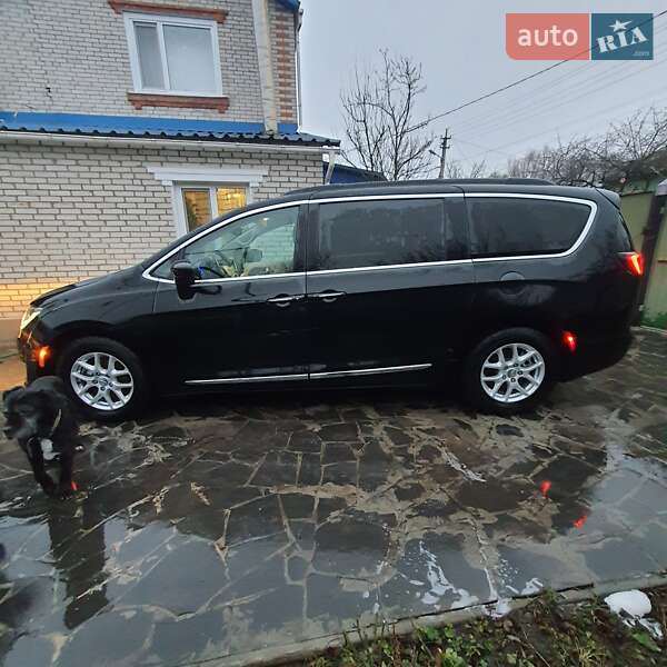 Минивэн Chrysler Pacifica 2016 в Ахтырке