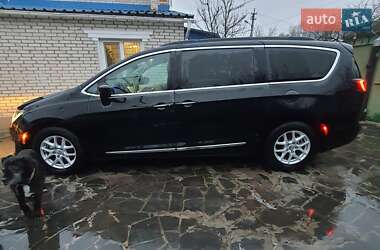 Минивэн Chrysler Pacifica 2016 в Ахтырке