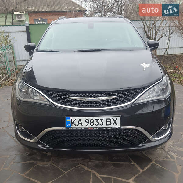 Минивэн Chrysler Pacifica 2016 в Ахтырке