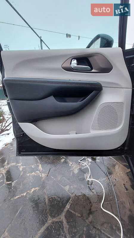 Минивэн Chrysler Pacifica 2016 в Ахтырке