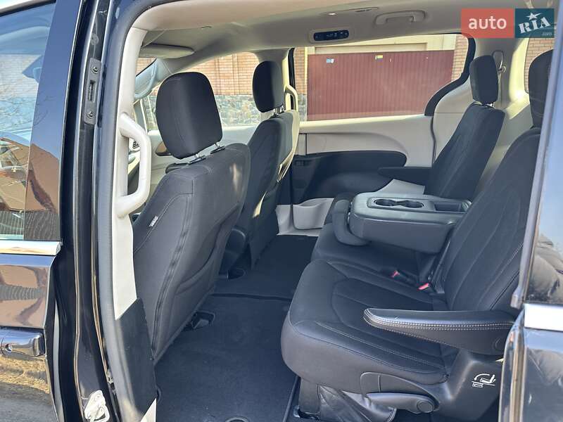 Минивэн Chrysler Pacifica 2016 в Киеве