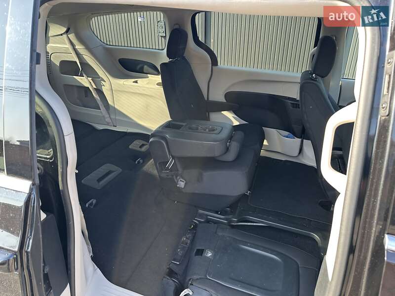 Минивэн Chrysler Pacifica 2016 в Киеве