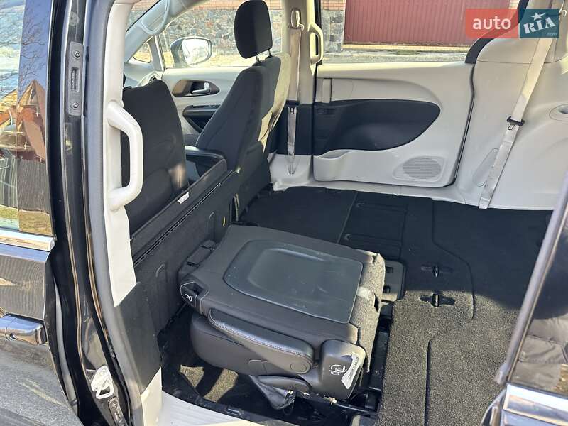 Минивэн Chrysler Pacifica 2016 в Киеве