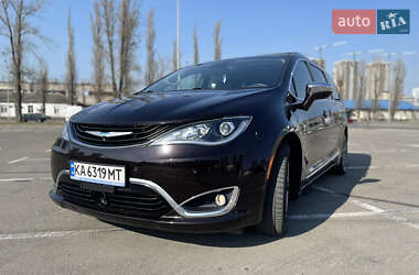 Минивэн Chrysler Pacifica 2018 в Киеве