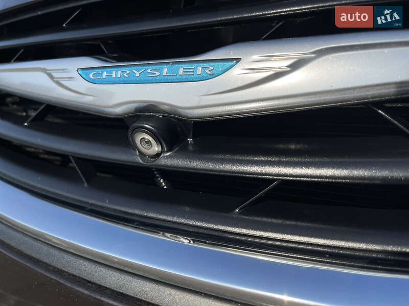 Мінівен Chrysler Pacifica 2018 в Києві