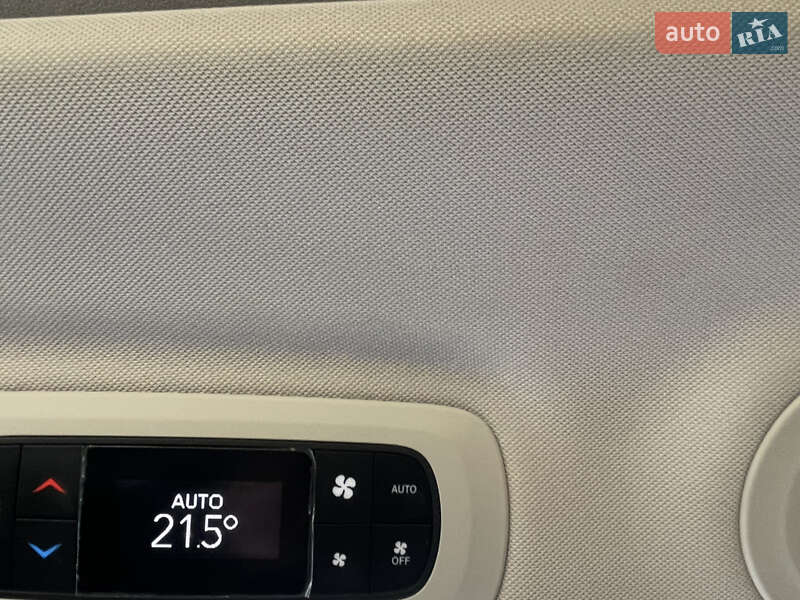 Мінівен Chrysler Pacifica 2018 в Києві